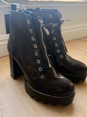 NWT Zara Chunky Platform Ankle Boots with Front Zip